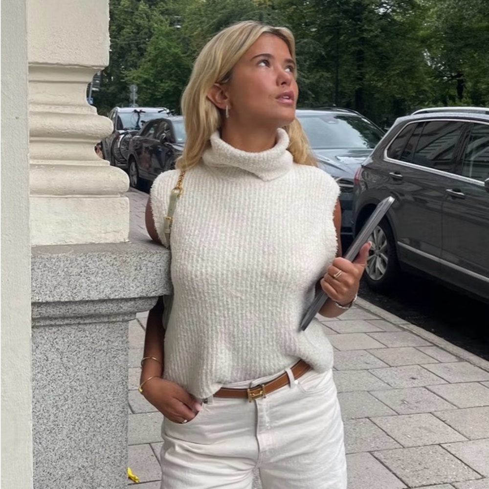 Djerf Avenue Turtleneck Top Cream
